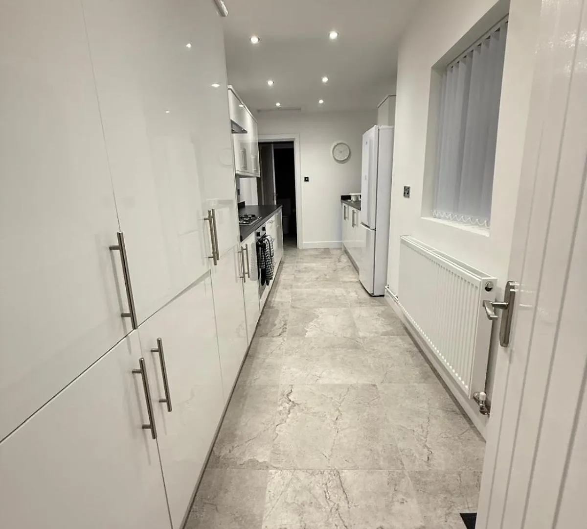 Spacious 4 Bed 4 Bath Stay With Free Parking Brightside Storbritannien