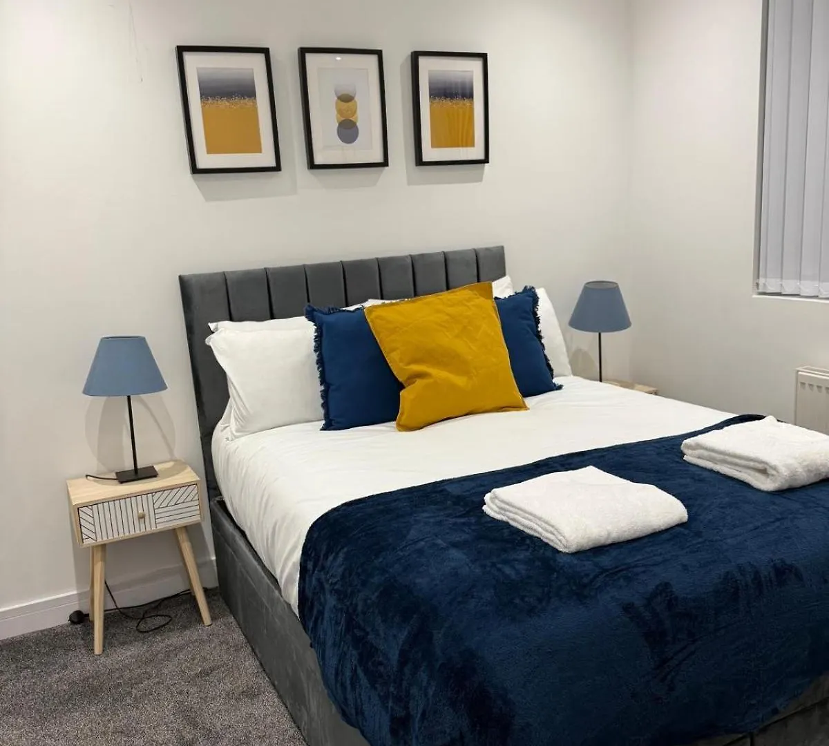 Spacious 4 Bed 4 Bath Stay With Free Parking Brightside 0*,